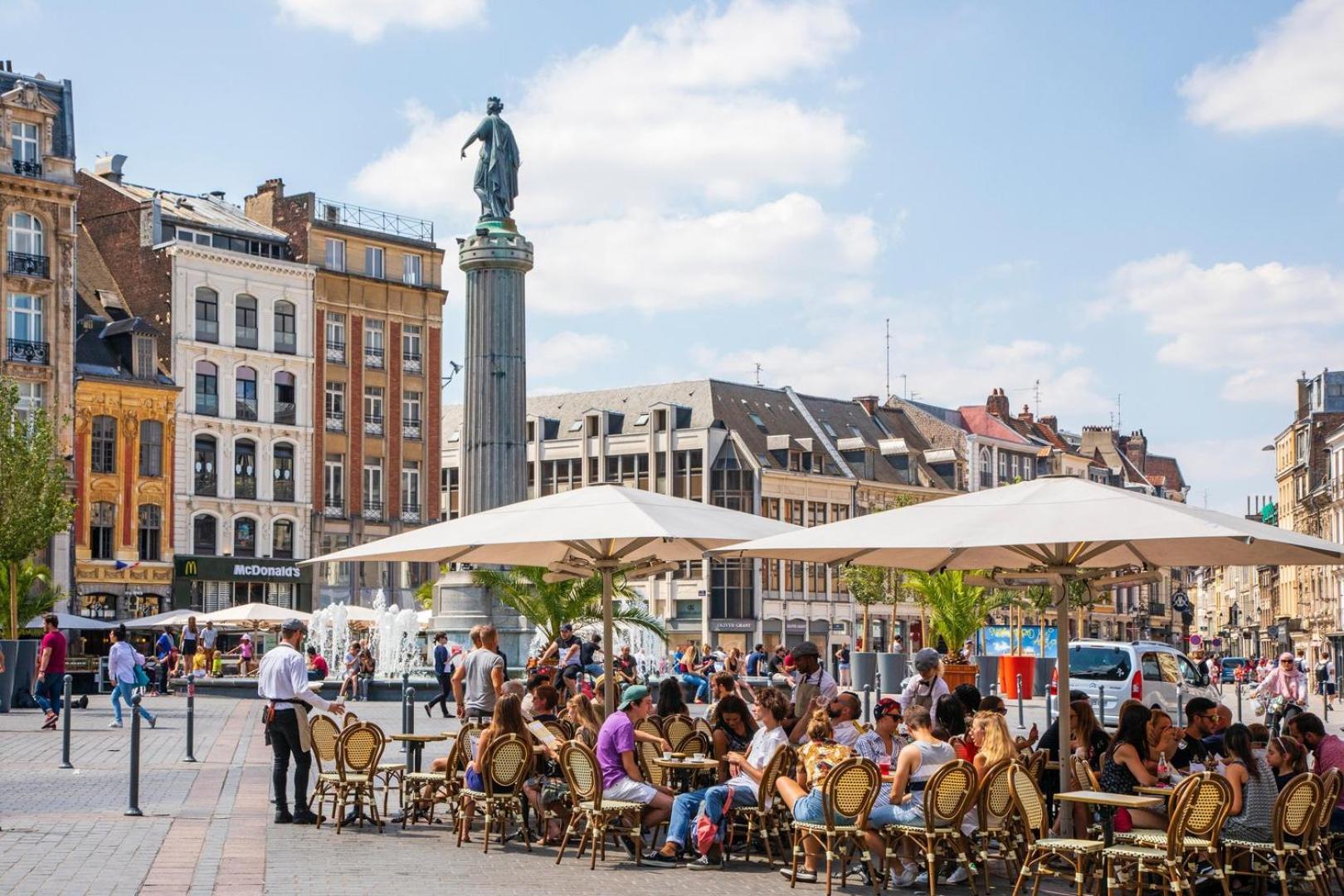 2-Bedroom Flat + Private Car Park. Lille Bagian luar foto
