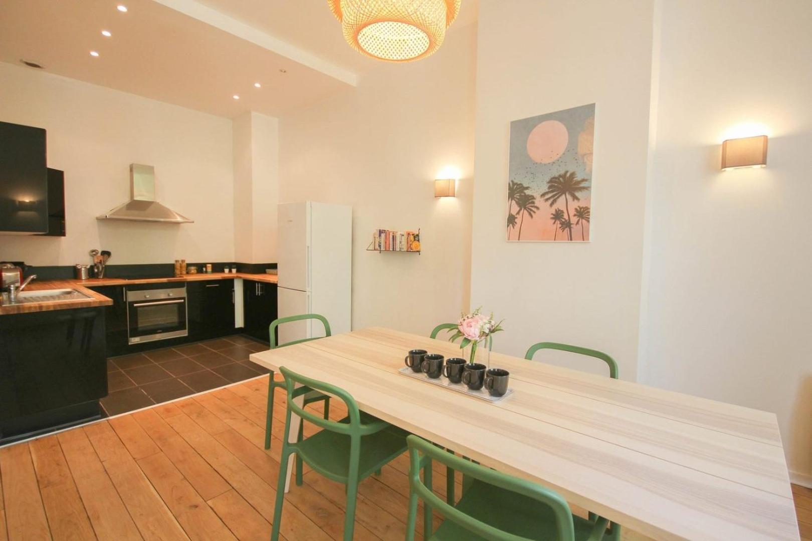 2-Bedroom Flat + Private Car Park. Lille Bagian luar foto