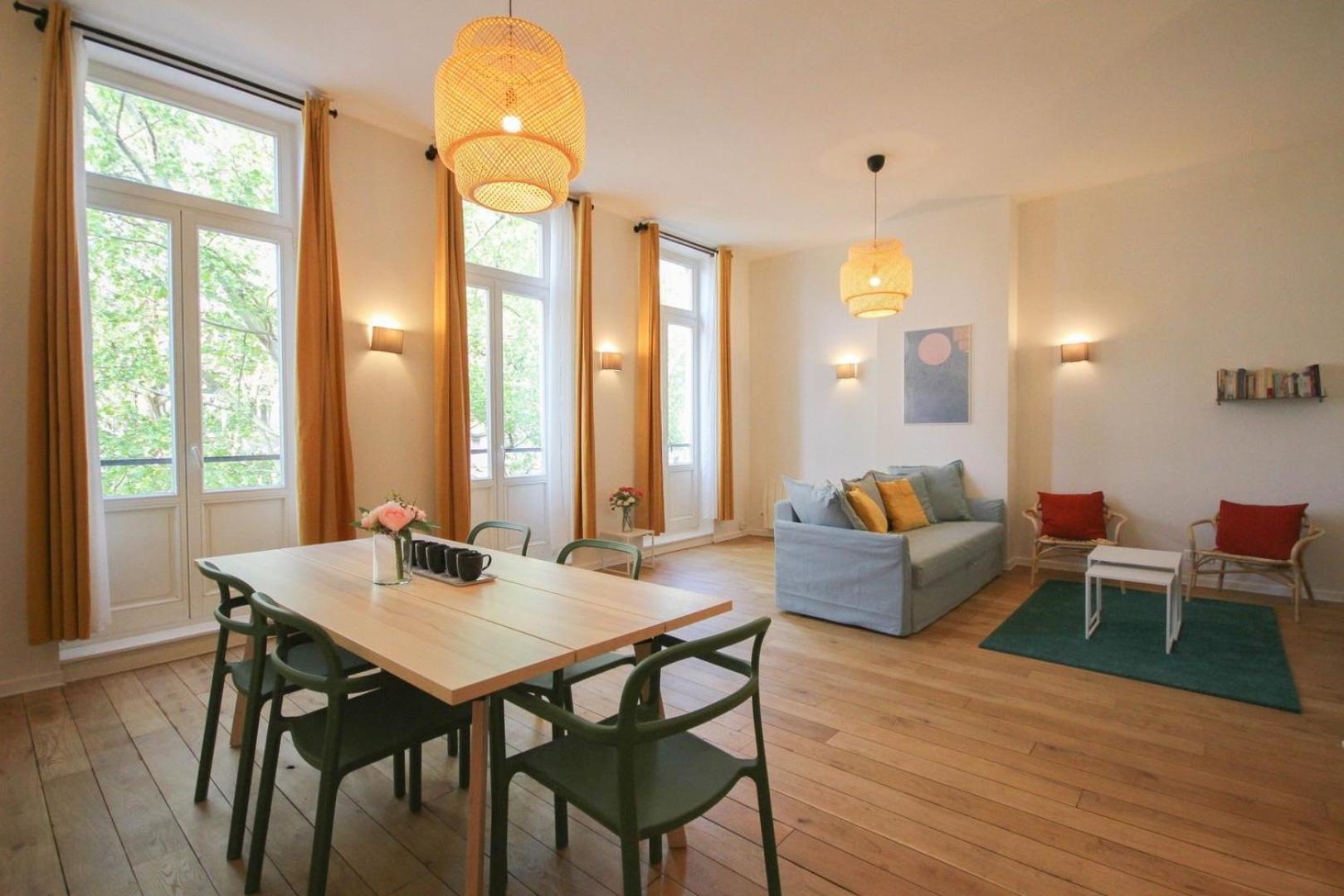 2-Bedroom Flat + Private Car Park. Lille Bagian luar foto